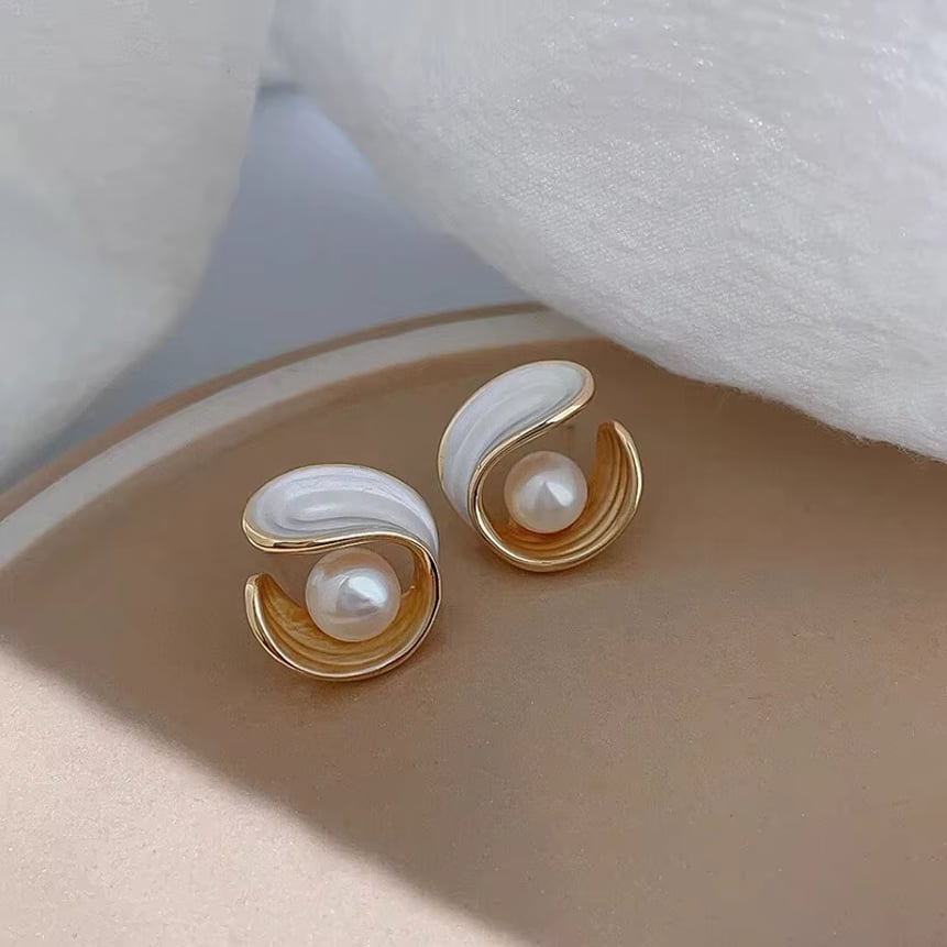 Pearl White Stud Earrings – Minimalist Vibes