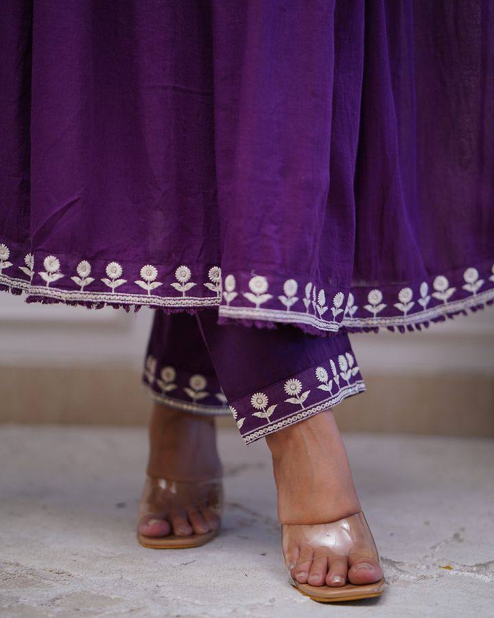 Kurti Pants And Lace Dupatta